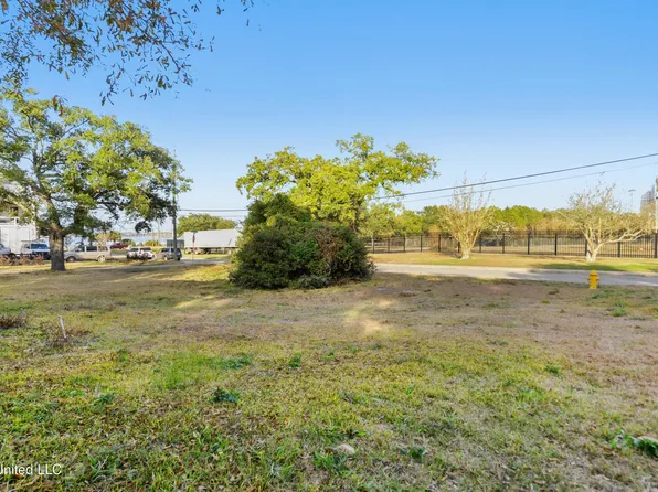 471 Benachi Ave #7, Biloxi, MS 39530