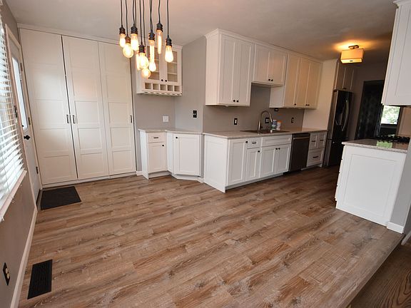 5th image of 52560 Brighton Park
