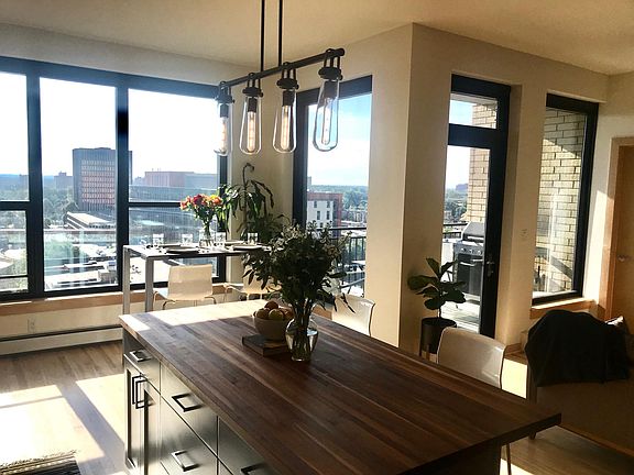 4th image of 740 Portland Ave S APT 1002