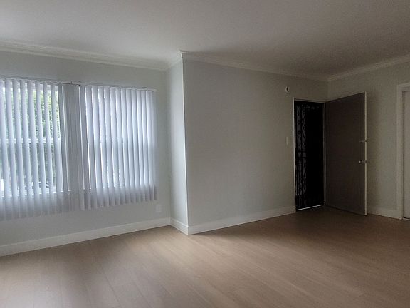 2nd image of 201 S Kenmore Ave #12