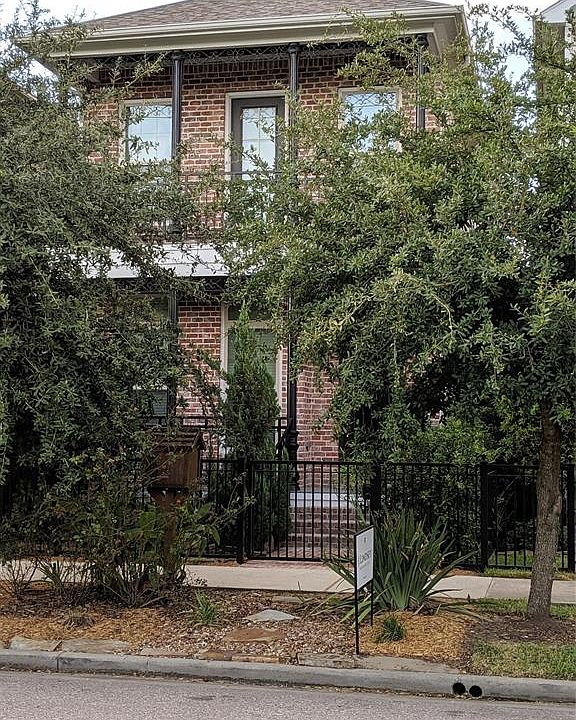 2nd image of 407 W 26th St Unit C
