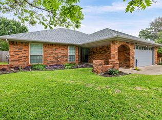 7408 Sean Dr, North Richland Hills, TX 76182
