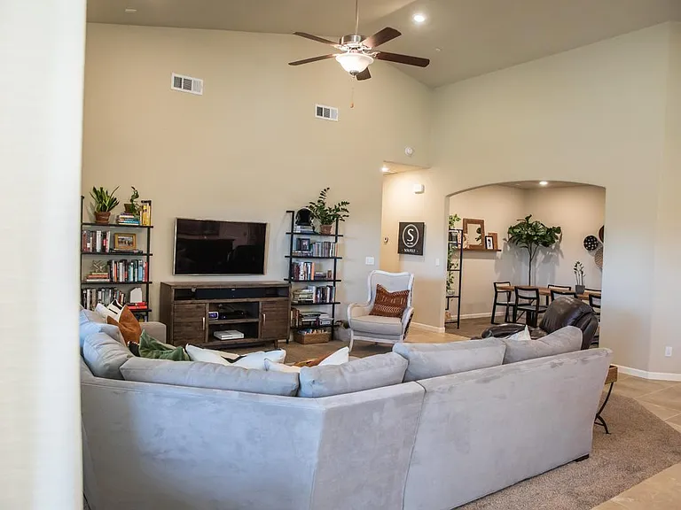 2327 W Queens Way — Photo 13