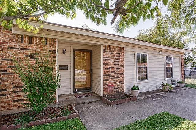 1st image of 321 Hillside Ct