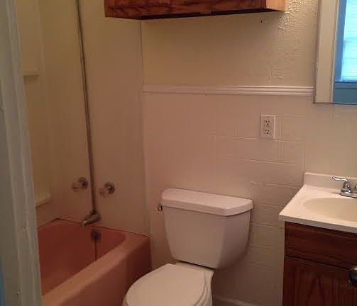 4th image of 1833 Midway St