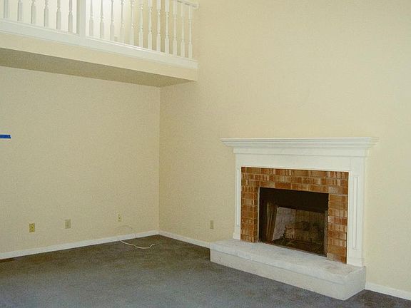 3rd image of 4181 Bridlewood Trl