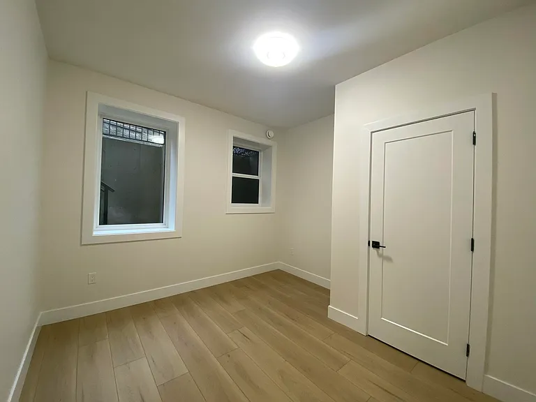 7542 Lindrick Ct — Photo 10