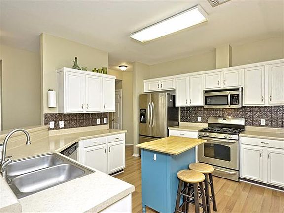 3rd image of 4005 Ayala Dr