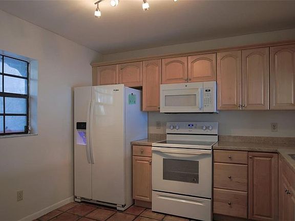 4th image of 11603 NW 11th St