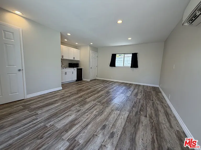 4747 Cartwright Ave — Photo 51