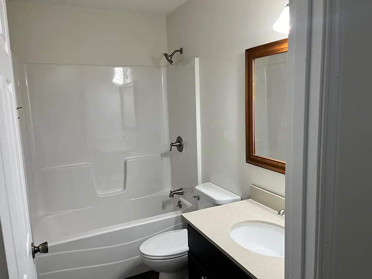956 Foxwood Ct — Photo 9