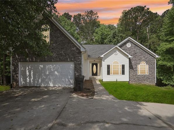 1945 Grayson Oaks Ct, Lawrenceville, GA 30045