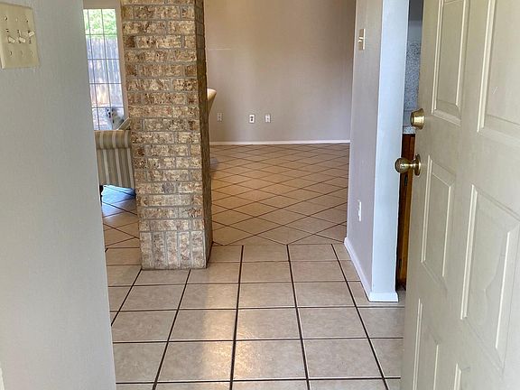 3rd image of 9302 Trailridge Dr