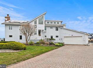 930 Pelican Dr, Lanoka Harbor, NJ 08734
