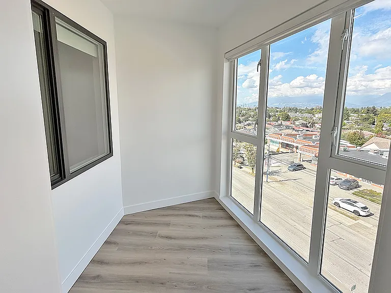 3068 Kingsway — Photo 22