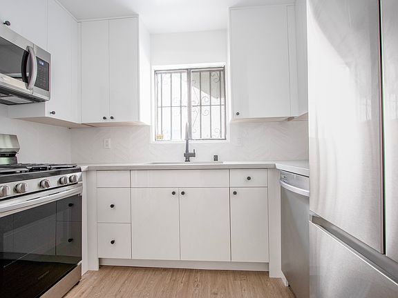 2nd image of 980 White Knoll Dr APT 3