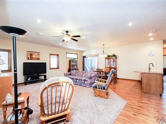 3rd image of 740 E El Dorado Dr