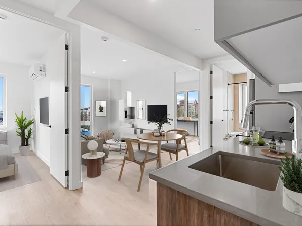 172-02 Hillside Avenue image 4 of 15