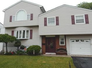 46 Charlotte St, Carteret, NJ 07008