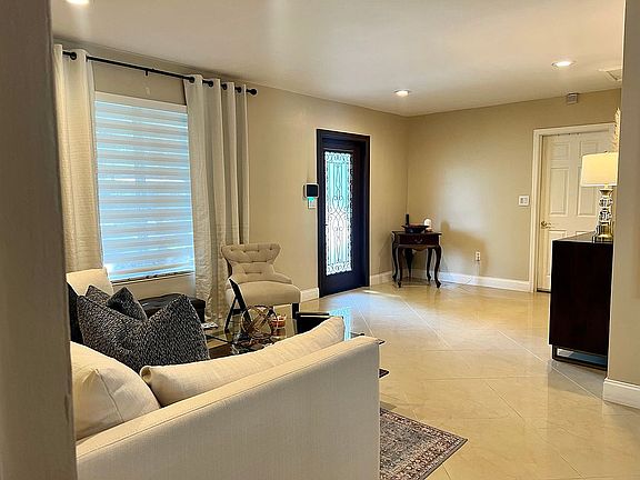 3rd image of 13901 Lake Claire Ct