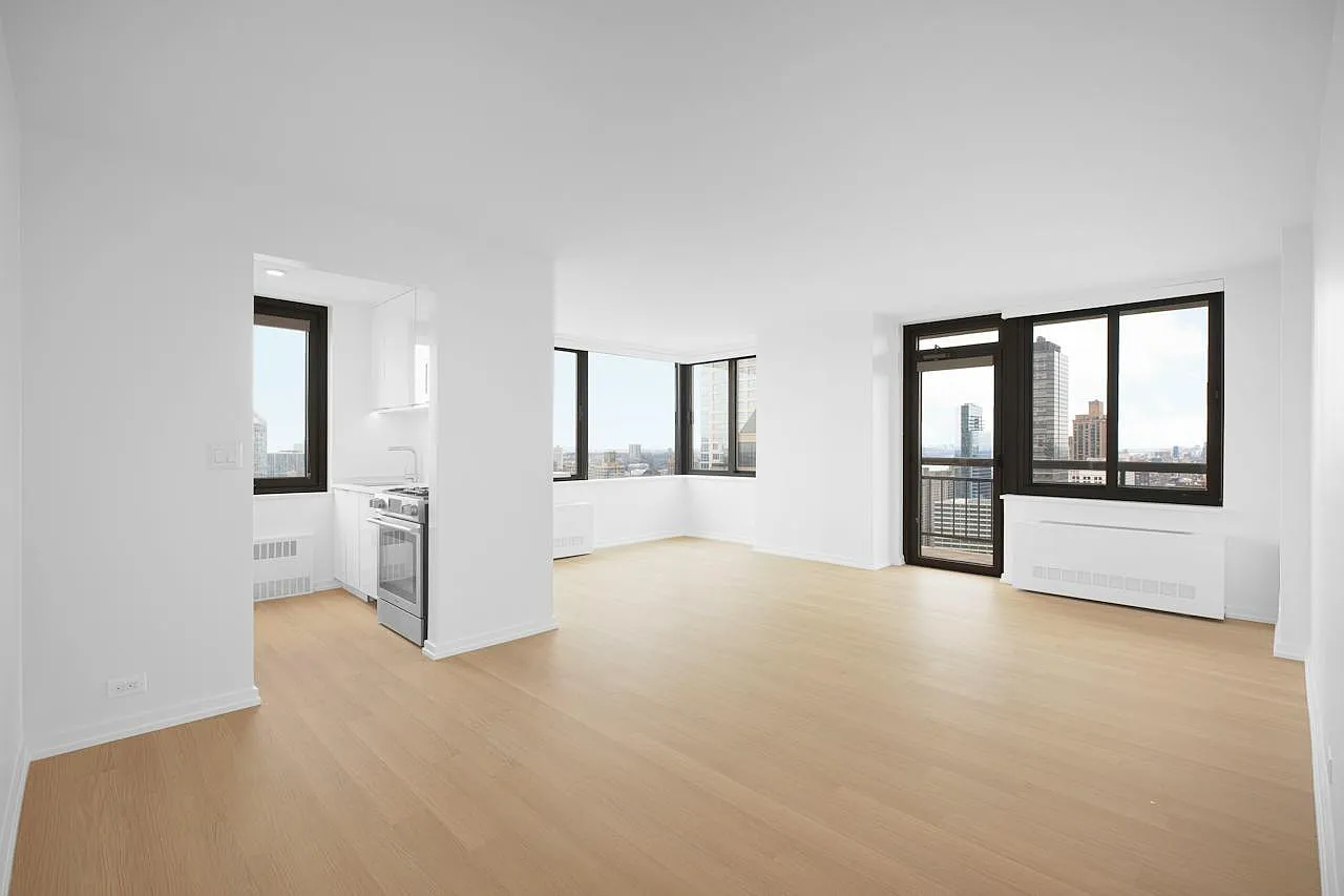 124 West 60th Street — Photo 2