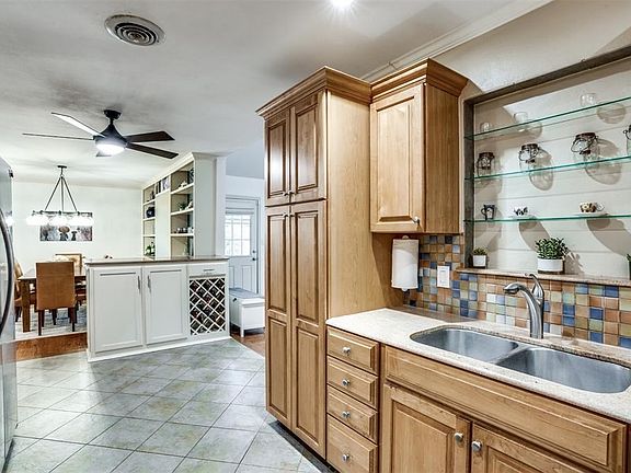 2nd image of 4173 Beechwood Ln