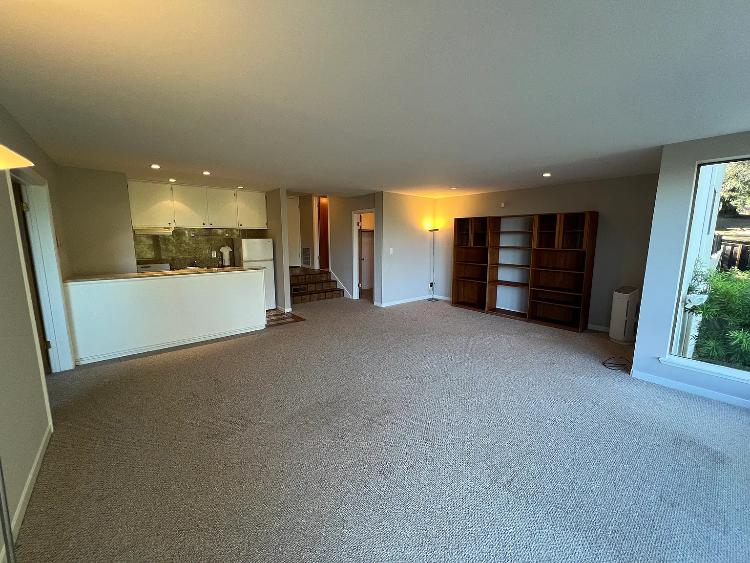 1 bed, 1054 sqft, $4,400 — Photo 3