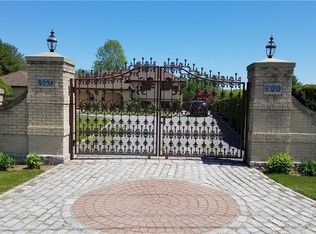 720 Pippin Orchard Rd, Cranston, RI 02921