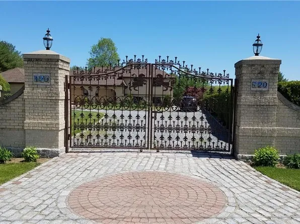 720 Pippin Orchard Rd, Cranston, RI 02921