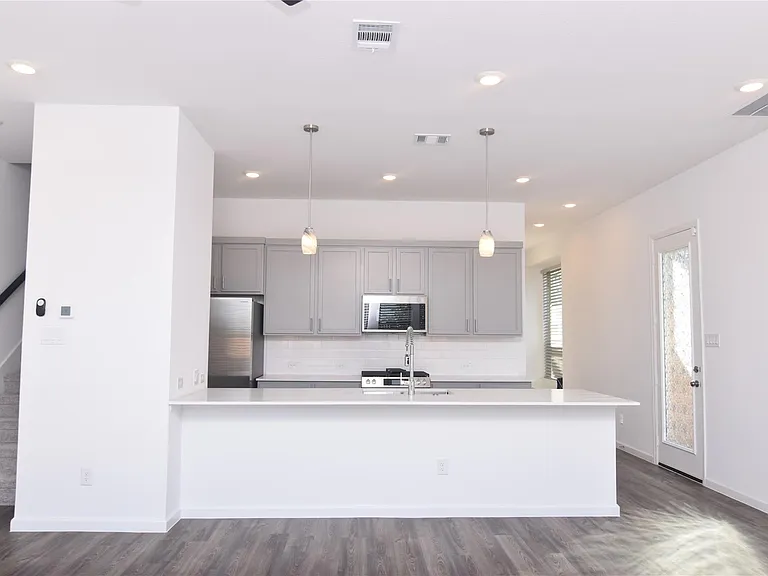 5427 Holly Haven Ct — Photo 3