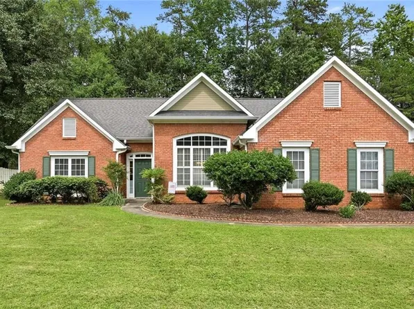 4389 Chatham View Dr, Buford, GA 30518