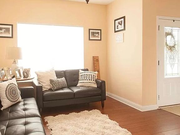 4th image of 444 Cabernet Dr