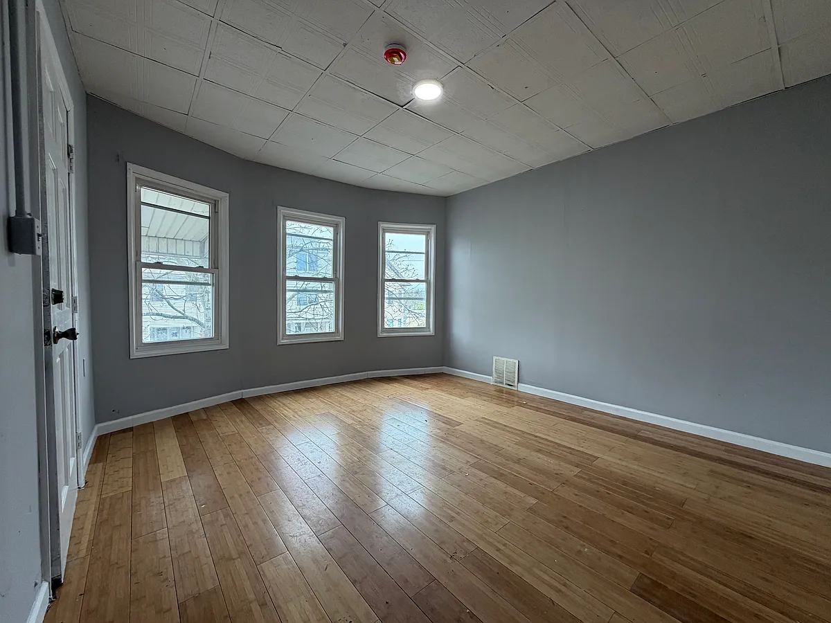 Building Photo - 52A Ives Ct #B2