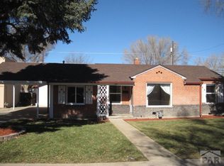 209 Kenwood Dr, Pueblo, CO 81004