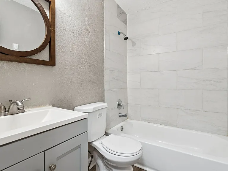 2500 Leo St — Photo 13