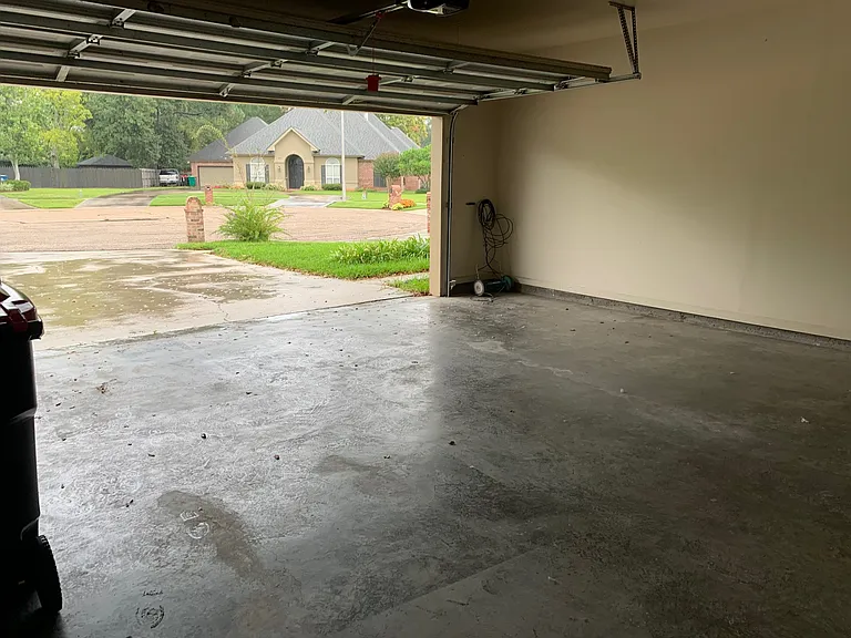 106 Burt Cir — Photo 3