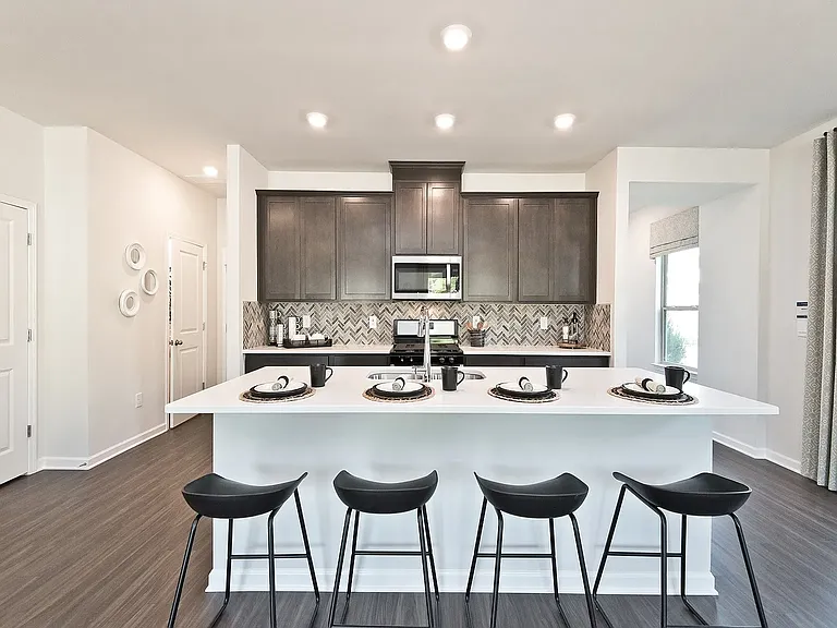 1337 Sunny Lake Dr — Photo 2