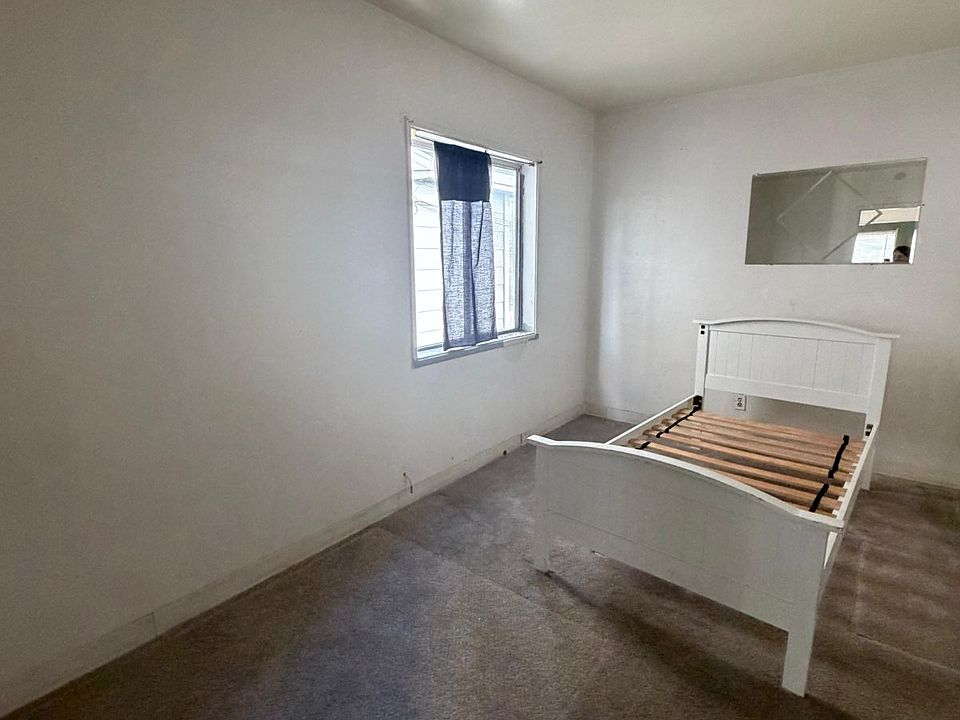 2nd image of 300 E 4th St #300