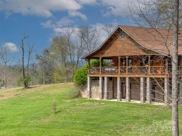 538 Capital City Dr, Bakersville, NC 28705