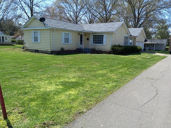 2nd image of 130 S Plum St
