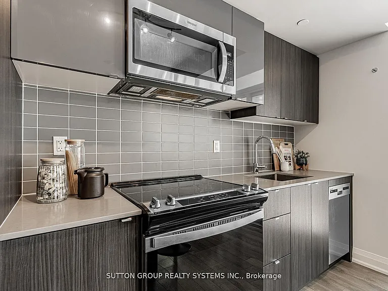 1461 Lawrence Ave SW #611 — Photo 11