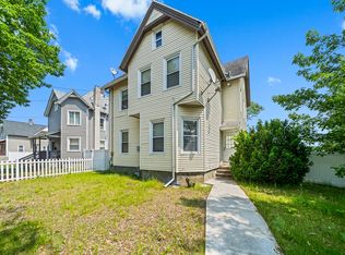 3 Cleveland St, Springfield, MA 01104