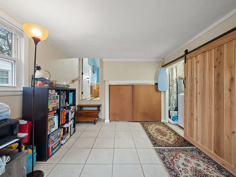 1061 Saint Julian Dr — Photo 16
