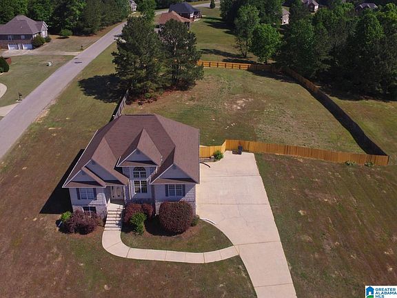 4th image of 205 Madison Ln