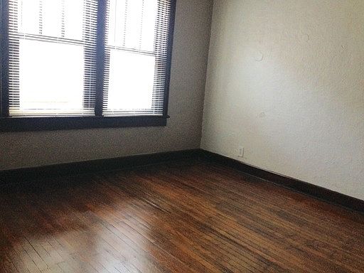 2nd image of 2527 Shelby St APT 04