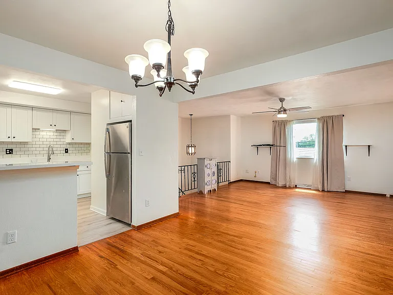 466 Mohican Ave — Photo 10