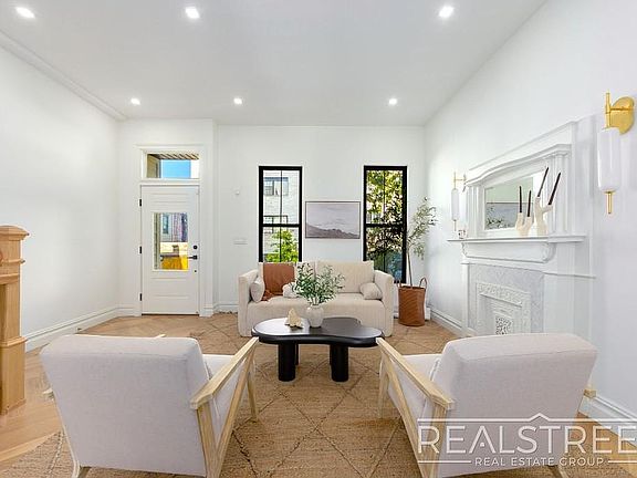 4th image of 16 Goodwin Pl