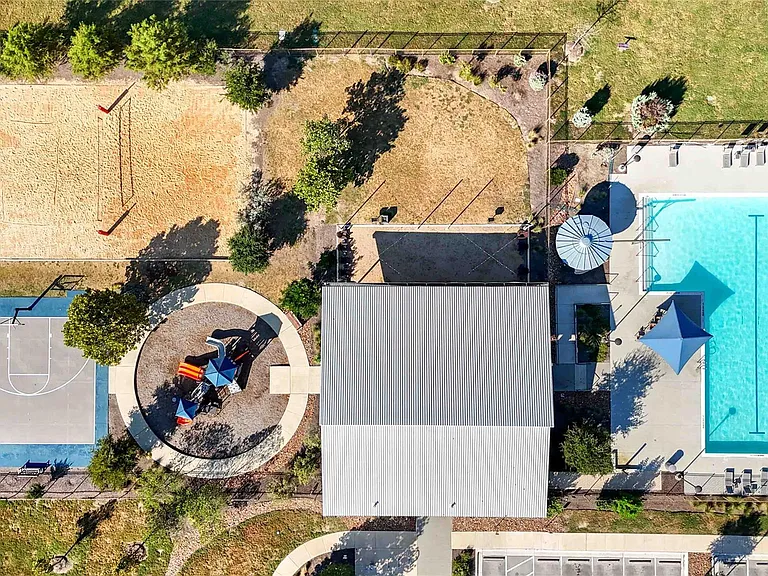 217 Snowbell St — Photo 37