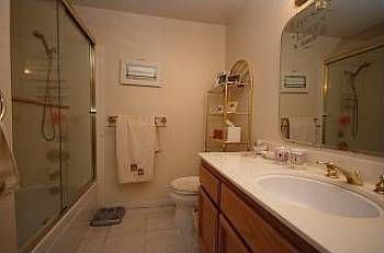 3rd image of 28 Cherryton Ln
