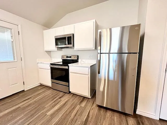 110 Dolphin Dr #A — Photo 5